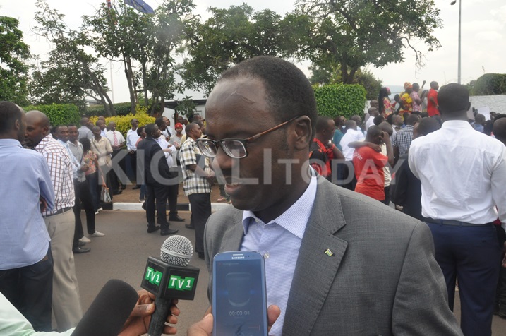 Fidel ndayisaba umuyobozi w'umujyi wa Kigali nawe yari yaje kwifatanya n'abigaragambye, avuga ko ari agasuzuguro gakomeye u Bwongeleza bwagaragarije u Rwanda.
