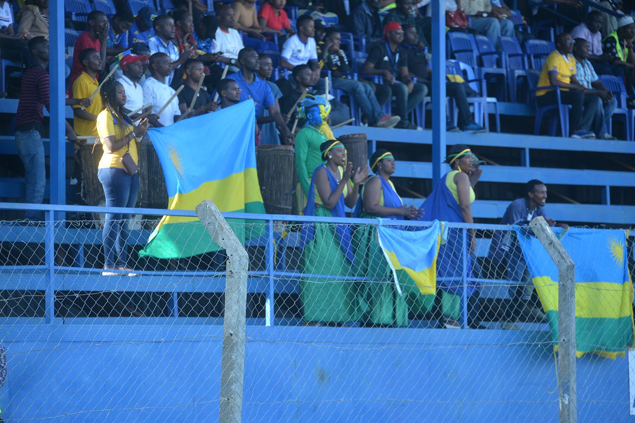 Abafana b'abanyarwanda baba muri Kenya bari benshi baje gushyigikira Amavubi