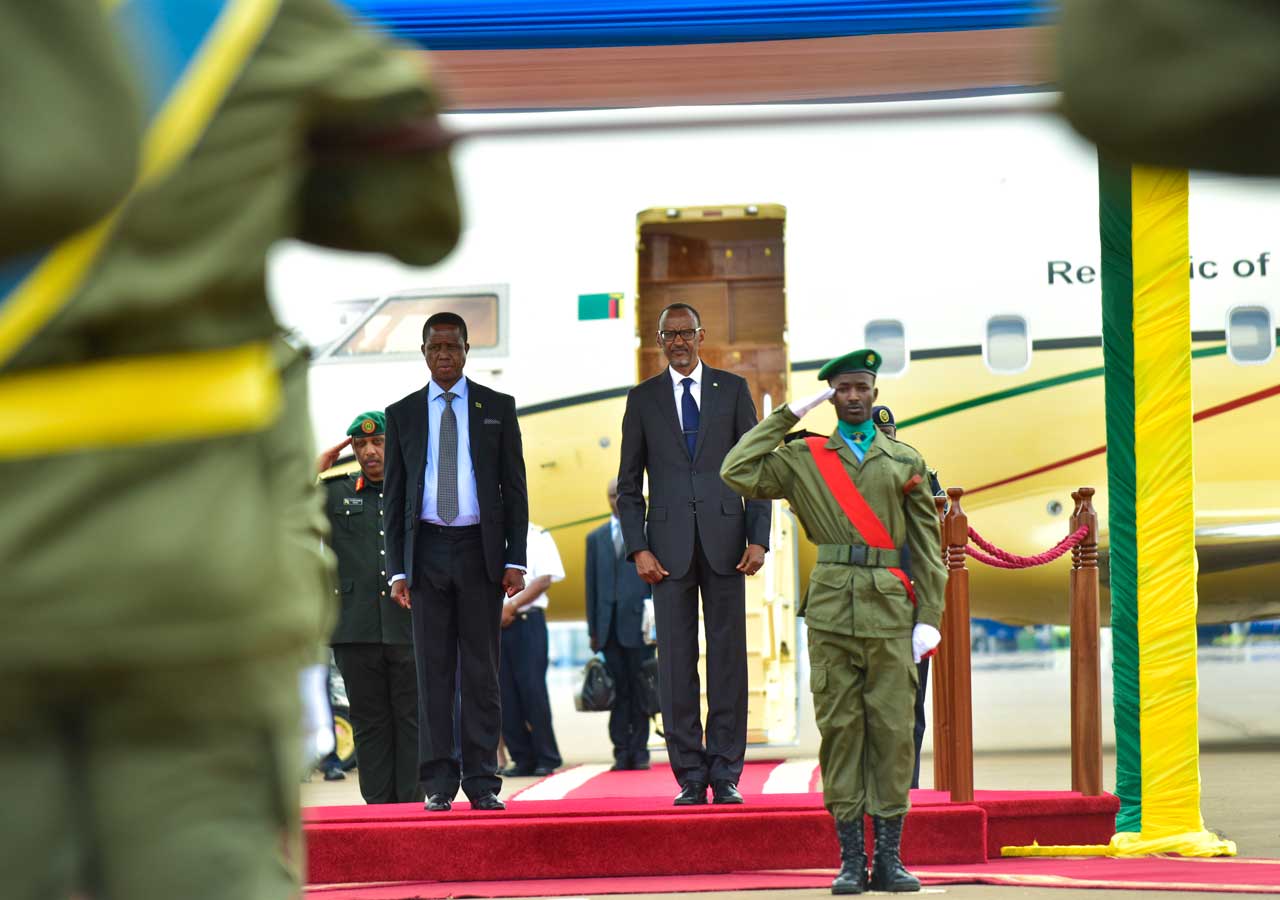 Perezida Kagame yakira Perezida Lungu wari ukimara kugera i Kanombe