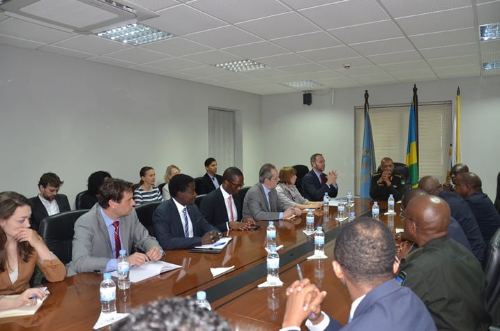 Izi ntumwa nazo zatangaje ko zashimye ubwitange u Rwanda rugaragaza mu gutegura abajya kurinda amahoro.