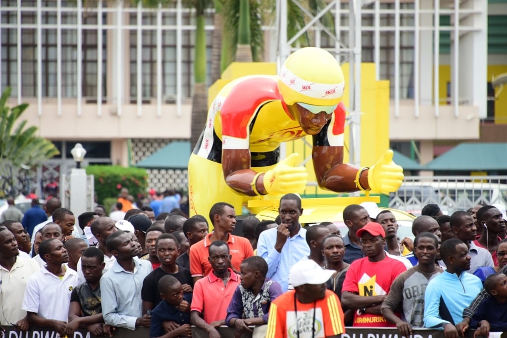 Iki gihangano cya Skol kimeze nk'umuntu utwaye igare, kiri mu byakuruye abantu cyane kuri uyu munsi