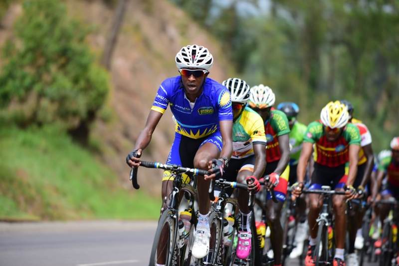 Abanyarwanda bagendaga bacungira hafi