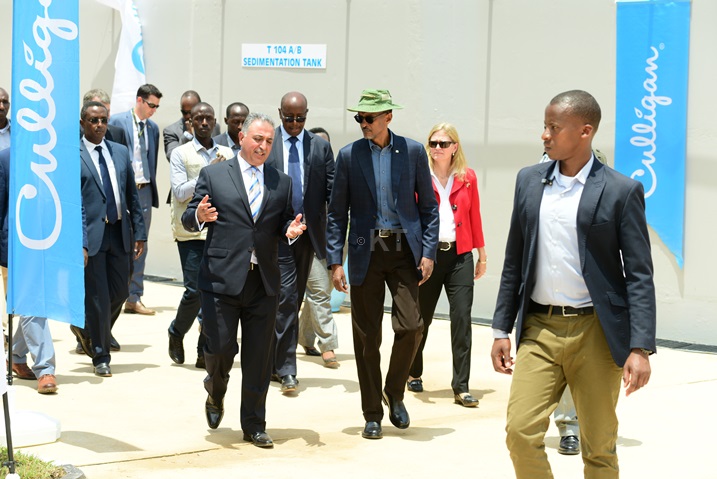 Perezida Kagame atemberezwa muri ruganda.