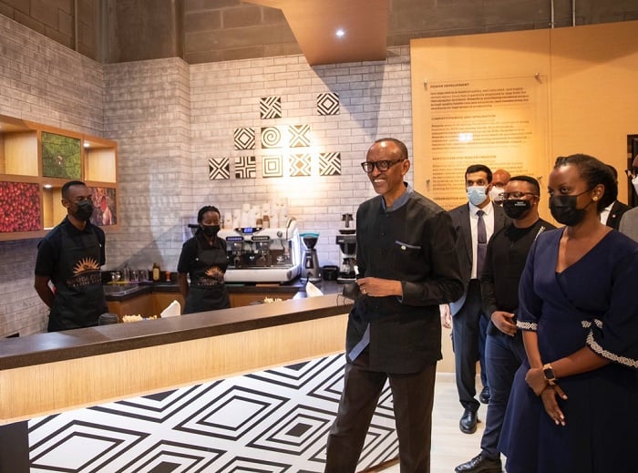 Perezida Kagame yasuye aho u Rwanda rumurikira i Dubai 