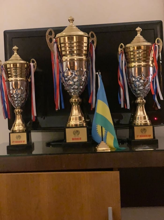 Ibihembo bitatu bahataniraga byose byatashye mu Rwanda