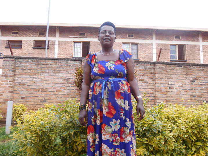 Dusabemariya Seraphine, uhagarariye urugaga rw'ababana n'ubwandu bw'agakoko gatera sida mu karere ka Huye.