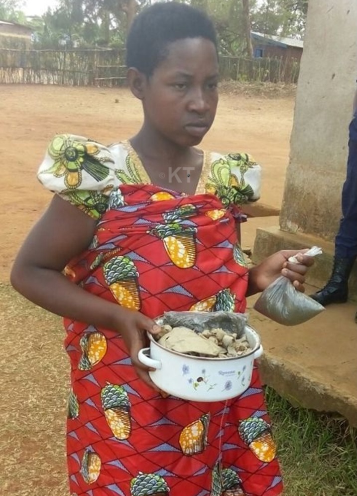 Dusabemariya nyuma yo gufatwa na Polisi.