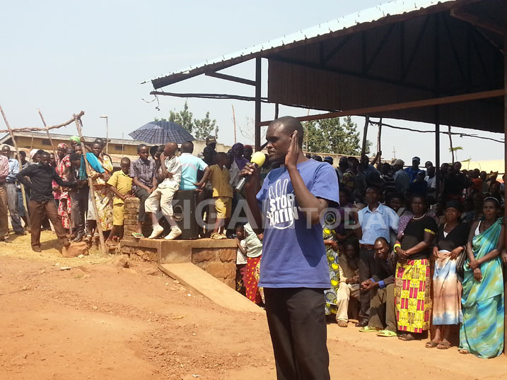 Abaturage bavuga ko ari bo bihitiyemo gusaba ko Itegeko Nshinga rivugururwa, ko ntawabibahatiye nk'uko bimwe mu bitangazamakuru mpuzamahanga bibivuga.
