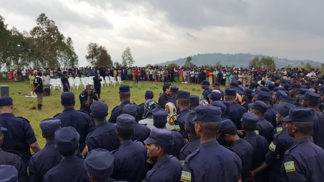 Abapolisi bafatanyije n'ingabo z'igihugu bateye ibiti 12000
