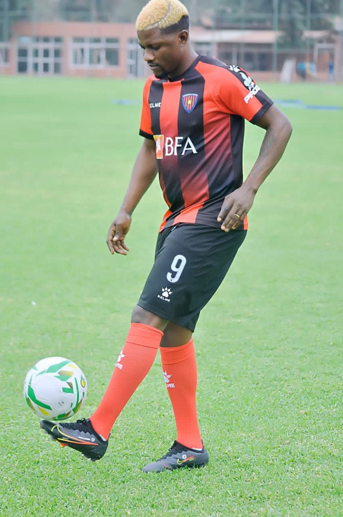 Luvumbu yahawe numero 9 mu ikipe ye nshya