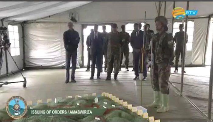 Yasipi Casmir n'abo yari ayoboye bereka umukuru w'igihugu uko bategura urugamba