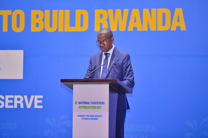 Ruganintwari avuga ko ibibazo bivugwa muri EBM bigenda bikosorwa 