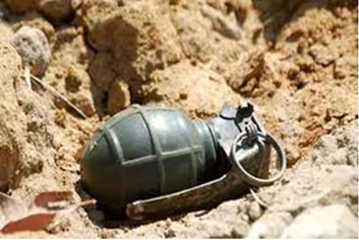 Grenade ebyiri mu zatowe zari izo mu bwoko bwa Totas.