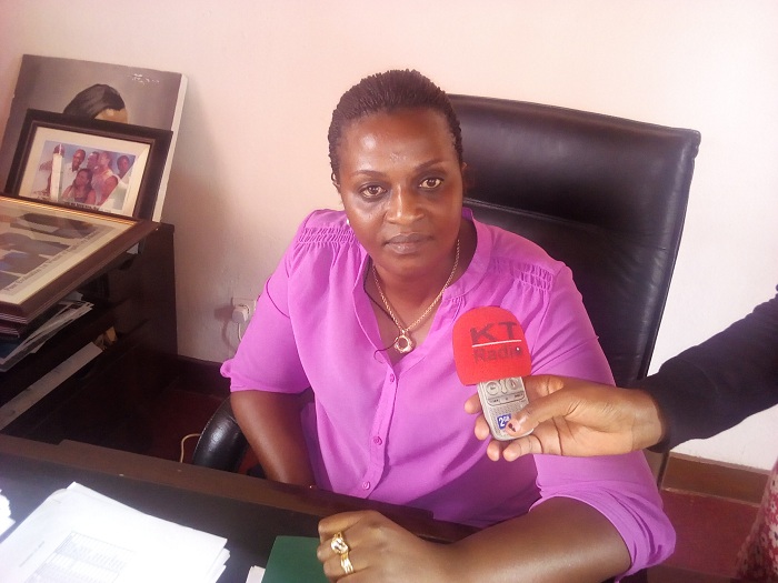 Tumukunde Monique uyobora ikigo cya EFOTEC yahakanye ibyo bavugwaho byo guca amande abarangije bagatinda kuza gutwara Diplome zabo