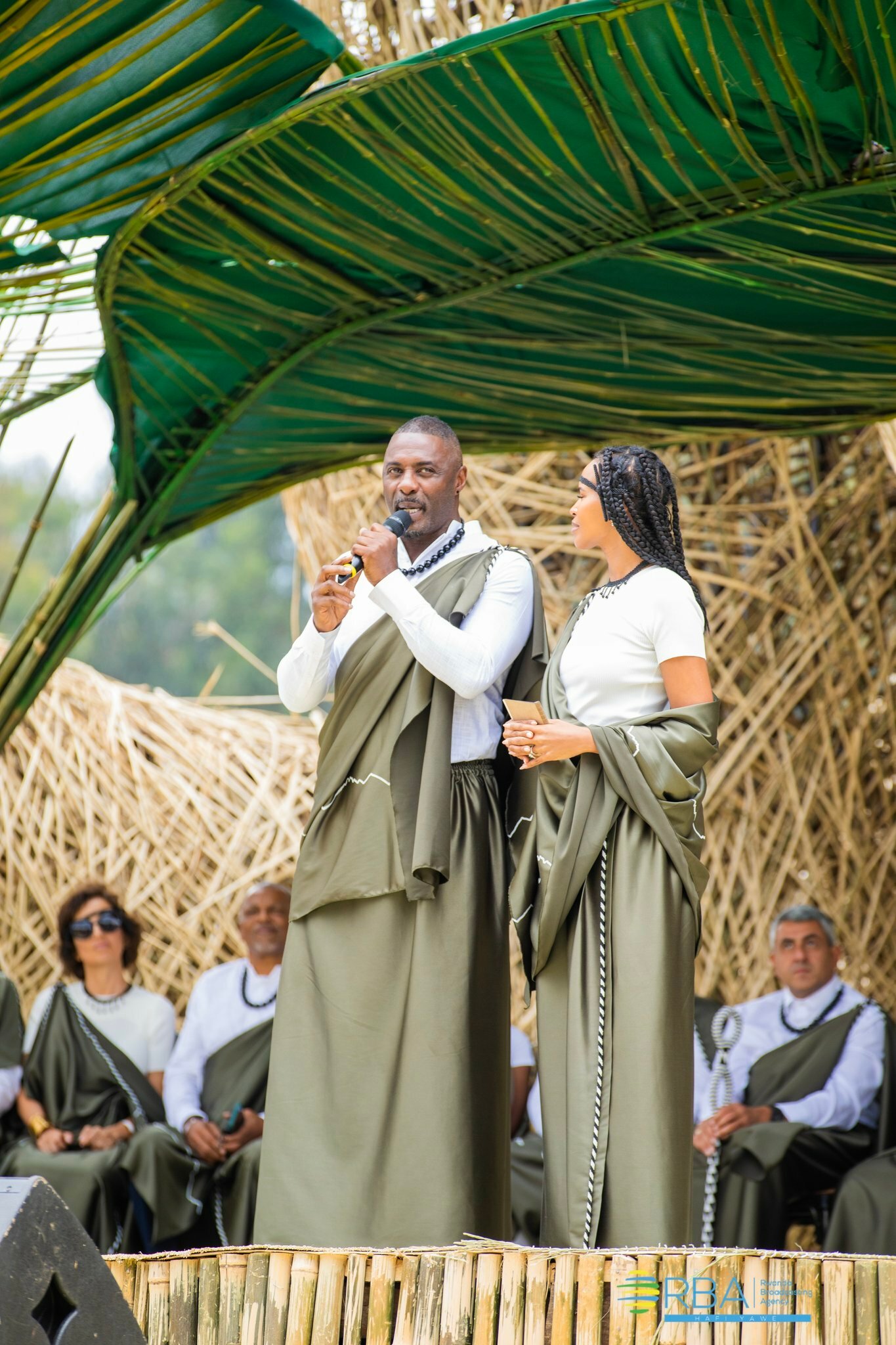 Idris Elba n'umugore we Sabrina Elba, bise umwana w'ingagi “Narame”