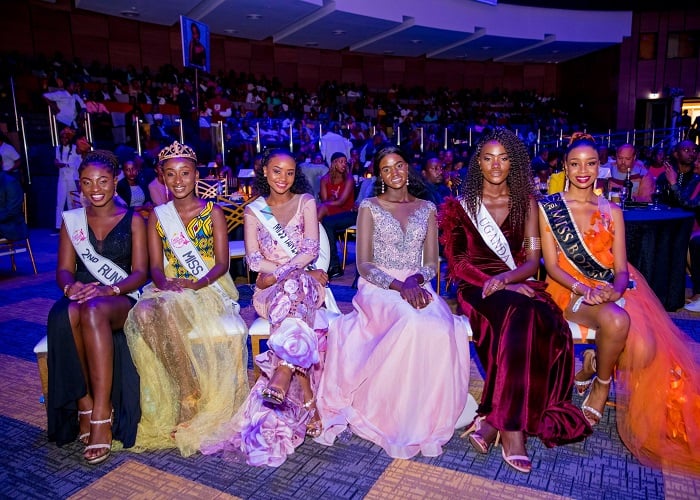 Ibirori byo gutora Miss Rwanda 2020 byitabiriwe na ba Miss bo muri bimwe mu bihugu bya Afurika (Photo:Internet)