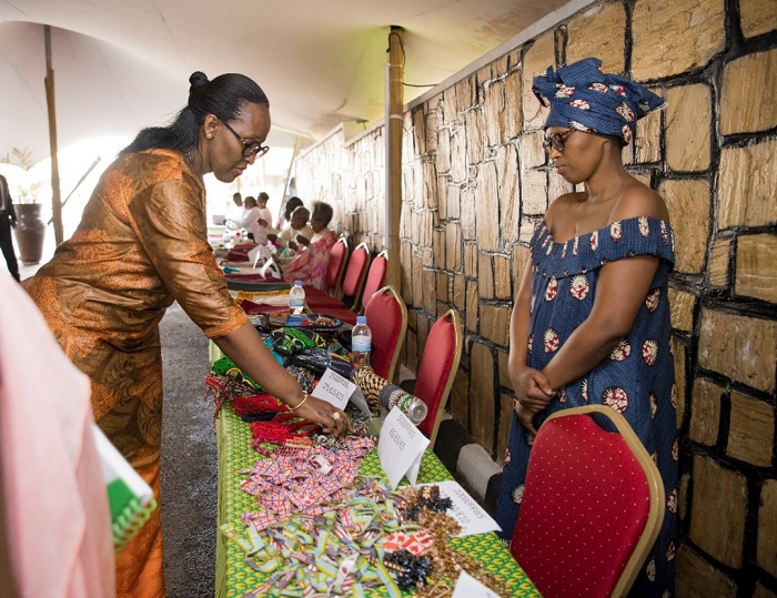 Madame Jeannette Kagame yasuye ibikorwa by'abanyamuryango ba AVEGA