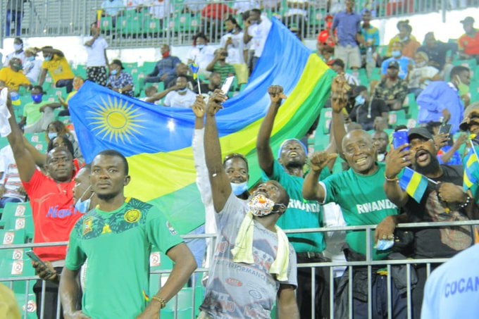 Abanyarwanda baba muri Cameroun baza gushyigikira Amavubi mu mikino bakinioye i Douala, bifuza ko ikomeza muri 1/4 ikajya na Yaounde