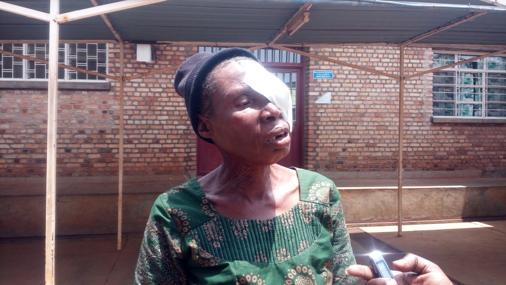 Espérance Mukamurangwa avuga ko yishimiye kuba nyuma yo kubagwa ishaza agakira atazongera kugenda yitura hasi mu muhanda kubera kutabona