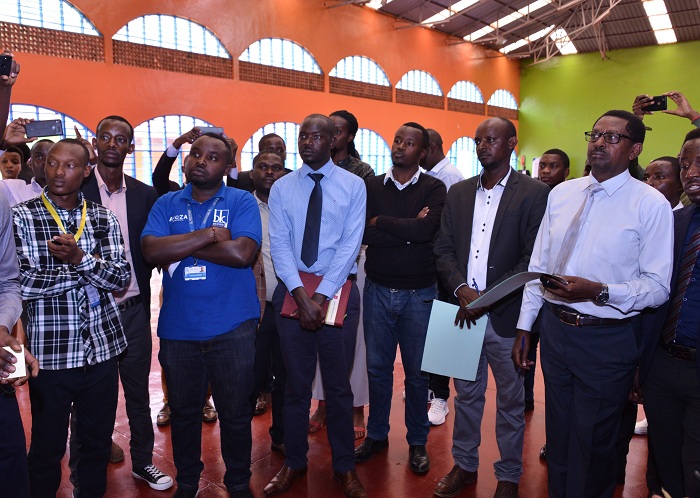 Abayobozi batandukanye bakurikirana imishinga y'urubyiruko rugamije gusubiza ibibazo by'abaturage mu Mujyi wa Kigali
