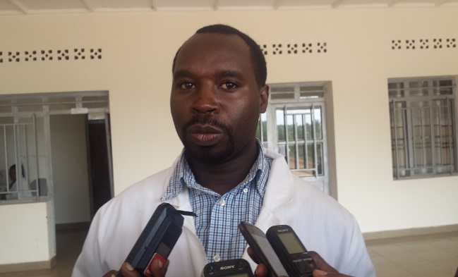 Ezechiel Ndabarinze umuyobozi w'ikigo nderabuzima cya Munyiginya avuga ko bagifite abakozi bacye ariko bikaba bitica serivise baha abaturage babagana.