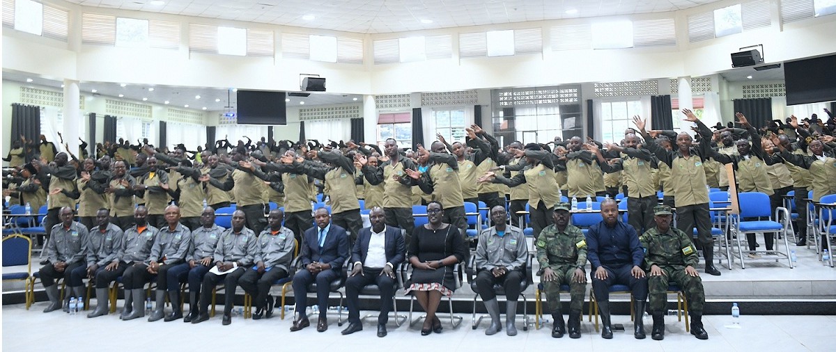Ba Gitifu bakorera kure y'imiryango yabo basabye kwemererwa kujya bayisura 