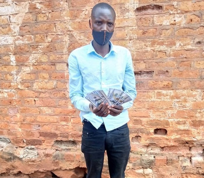 Musafiri Dickson yafatanywe amadolari y