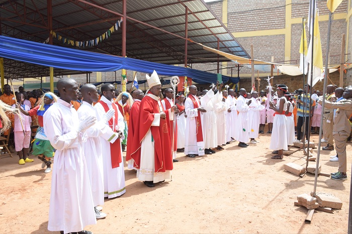 Cardinal Kambanda yasomeye Misa muri Gereza ya Nyarugenge