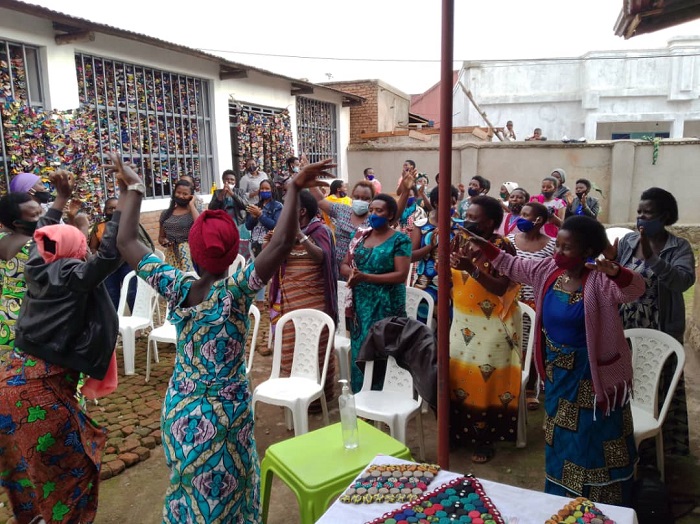 Abagore bafashwa na Rwanda Women