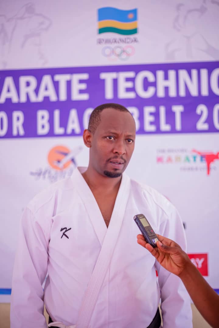 Perezida wa FERWAKA Niyongabo Damien avuga ko ari amahugurwa azatanga umusaruro no ku mukino wa karate muri rusange 