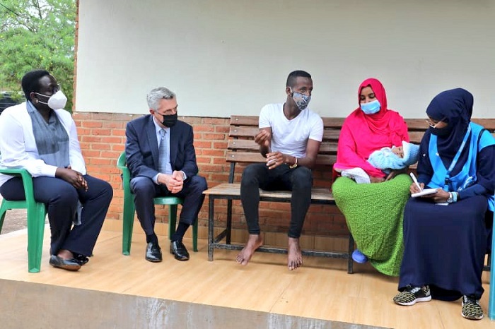 Filippo Grandi yasuye impunzi zavuye muri Libya zifuza ubuhungiro mu bihugu birimo amahoro byo hirya no hino ku isi