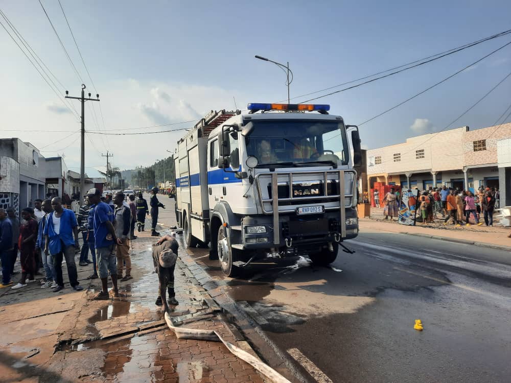 Polisi yahagobotse izimya uwo muriro n'ubwo hari ibyangiritse
