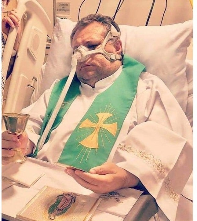 Padiri Marlon Mucio 
