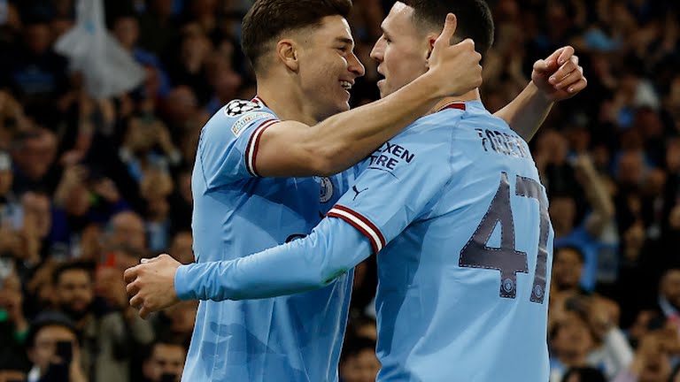 Julian Alvarez ashimira Phil Foden wamuhaye umupira wavuyemo igitego