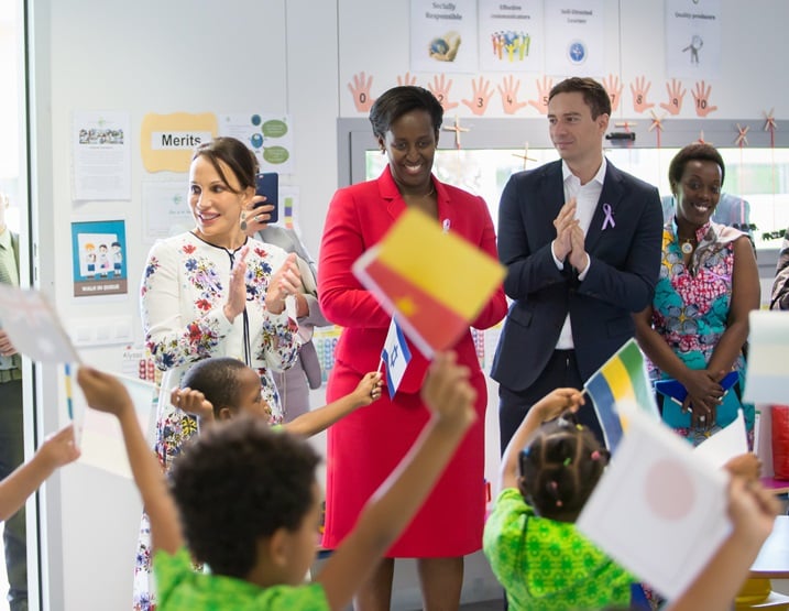 Madamu Jeannette Kagame yifatanyije na Madamu Sylvia Bongo Ondimba.