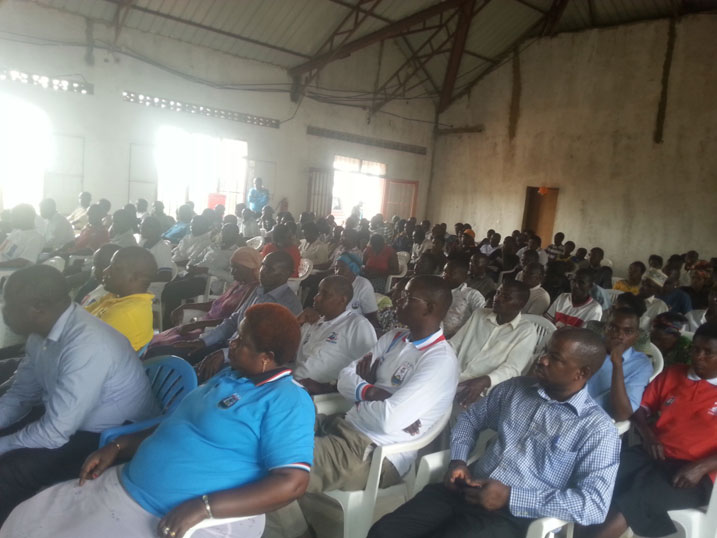 Abanyamuryango ba FPR mu kagari ka Ruhango bishimiye ibyo bagezeho.