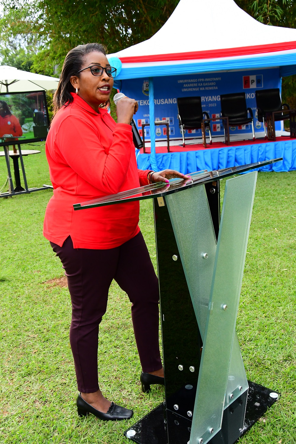 Umuyobozi Nshingwabikorwa w'akarere ka Gasabo, Umwali Pauline, na we yitabiriye Inteko Rusange ya FPR Inkotanyi mu Murenge wa Remera, yibutsa abaturage kurwanya igwingira bategura indyo yuzuye