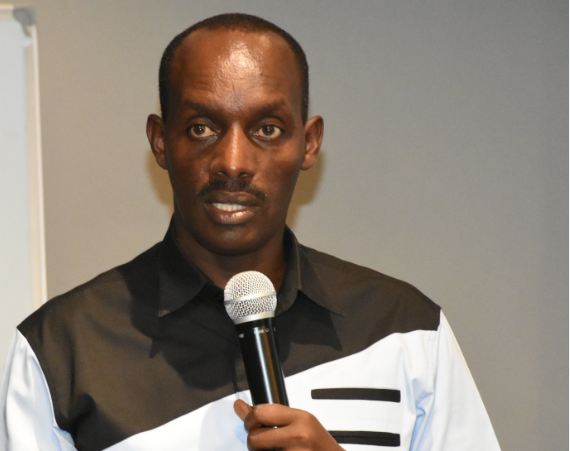 Guverineri Mufulukye avuga ko abayobozi bakwiye gukora ibijyanye n'ibyo bavuga