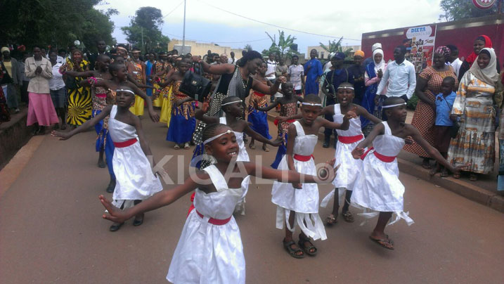 Hari ibirori bikomeye.