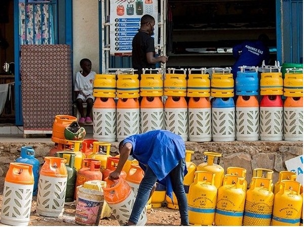Bifuza kwegerezwa gaz bakanasobanurirwa imikoreshereze yayo