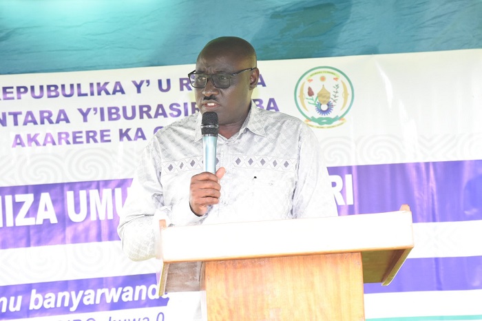 Guverineri Gasana asanga Umunsi Mukuru w'Intwari ukwiye kuba isomo ku rubyiruko