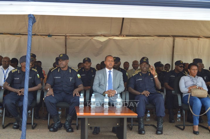 Gasana Jerome umuyobozi wa WDA yifatanyije n'inzego z'umutekano muri uyu muhango