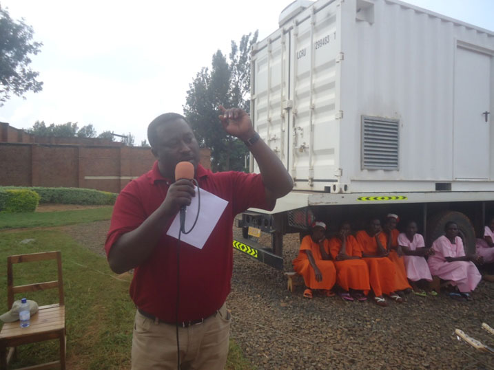 Gasasira Gaspard ukora muri CNLG asaba abagororwa kwirinda amacakubiri.