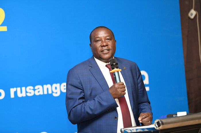 MInisitiri Gatabazi yijeje komite nyobozi ya RALGA inkunga ya Leta 