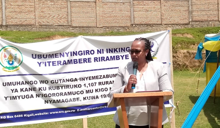 Minisitiri Ingabire yababwiye ko uko bazamera bageze iwabo biri mu biganza byabo