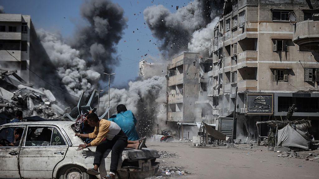 Wababaza uti kuki murasa ibikorwa remezo muri Gaza..bati "Isiraheli iri kwirwanaho"...ibibazo n