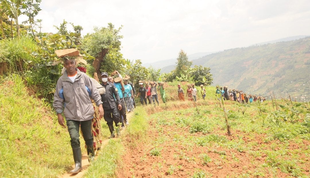 Bakora umuganda