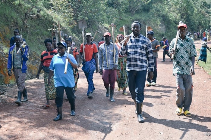 Akanyamuneza ku baturage ubwo bari kumwe na Guverineri Nyirarugero Dancille basoje umuganda