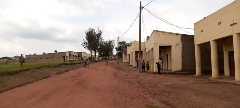 Mu isantere ya Gikonko nta hacururizwa umuceri w'uruganda ruwuhatonorera 
