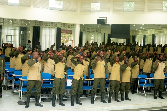 Biyemeje kuba ntibindeba mu byo bakora baharanira kubaka Igihugu